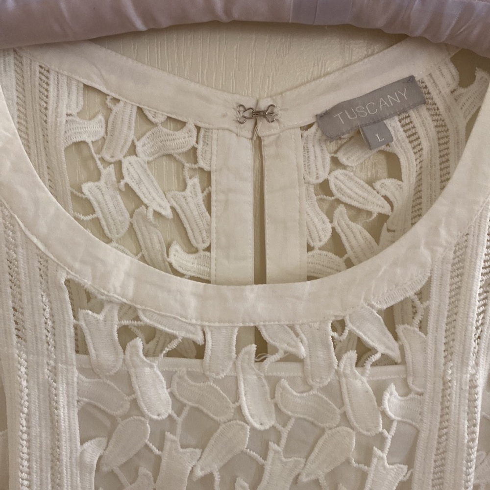 Tuscany lace dress - Picture 2 of 4